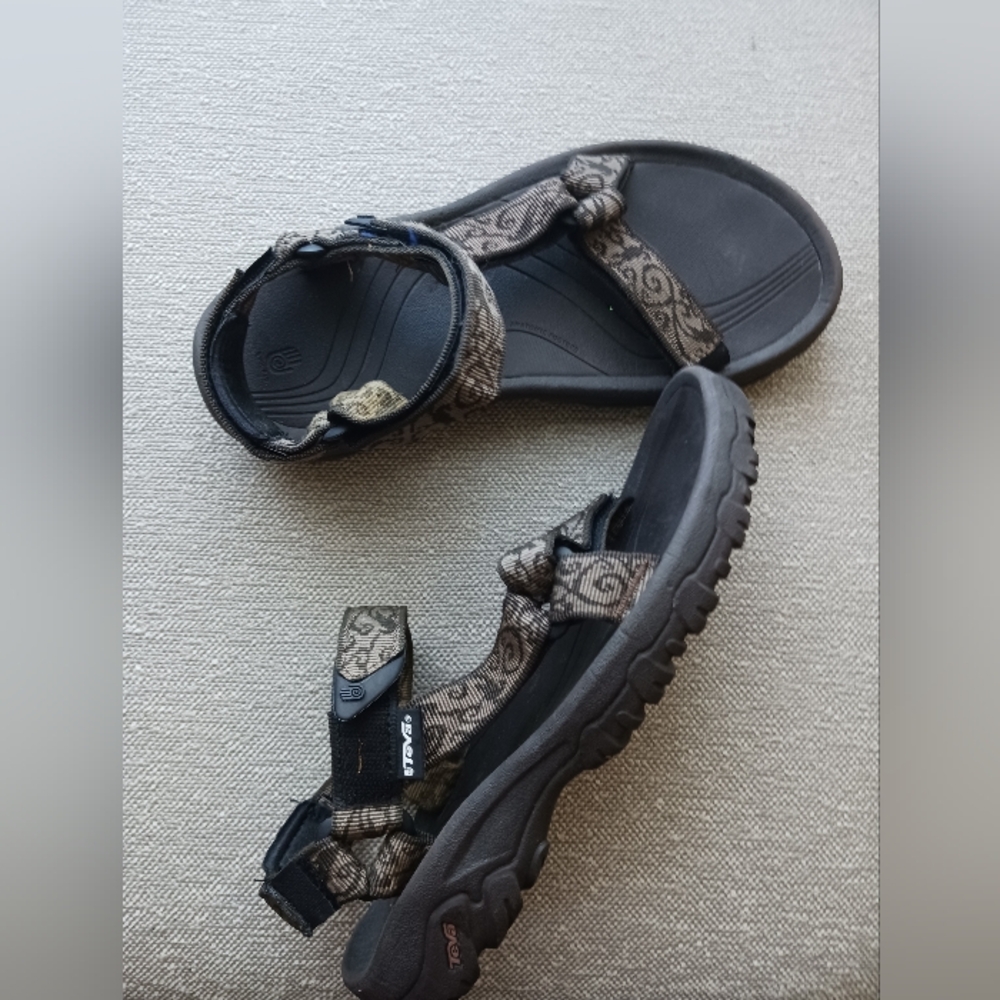 Teva Pretty Rugged women's Size 8 Brown swirls Water Hiking Sports Sandals